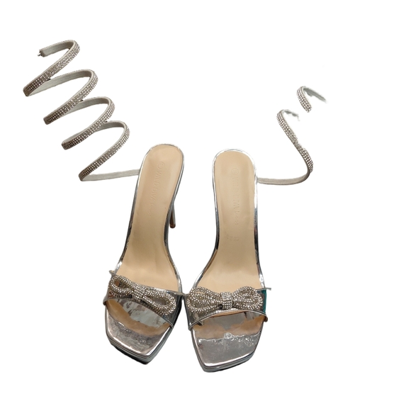 Wild Diva Lounge Rhinestone Bow Heels Silver Spiral leg Size 10 - Picture 2 of 6
